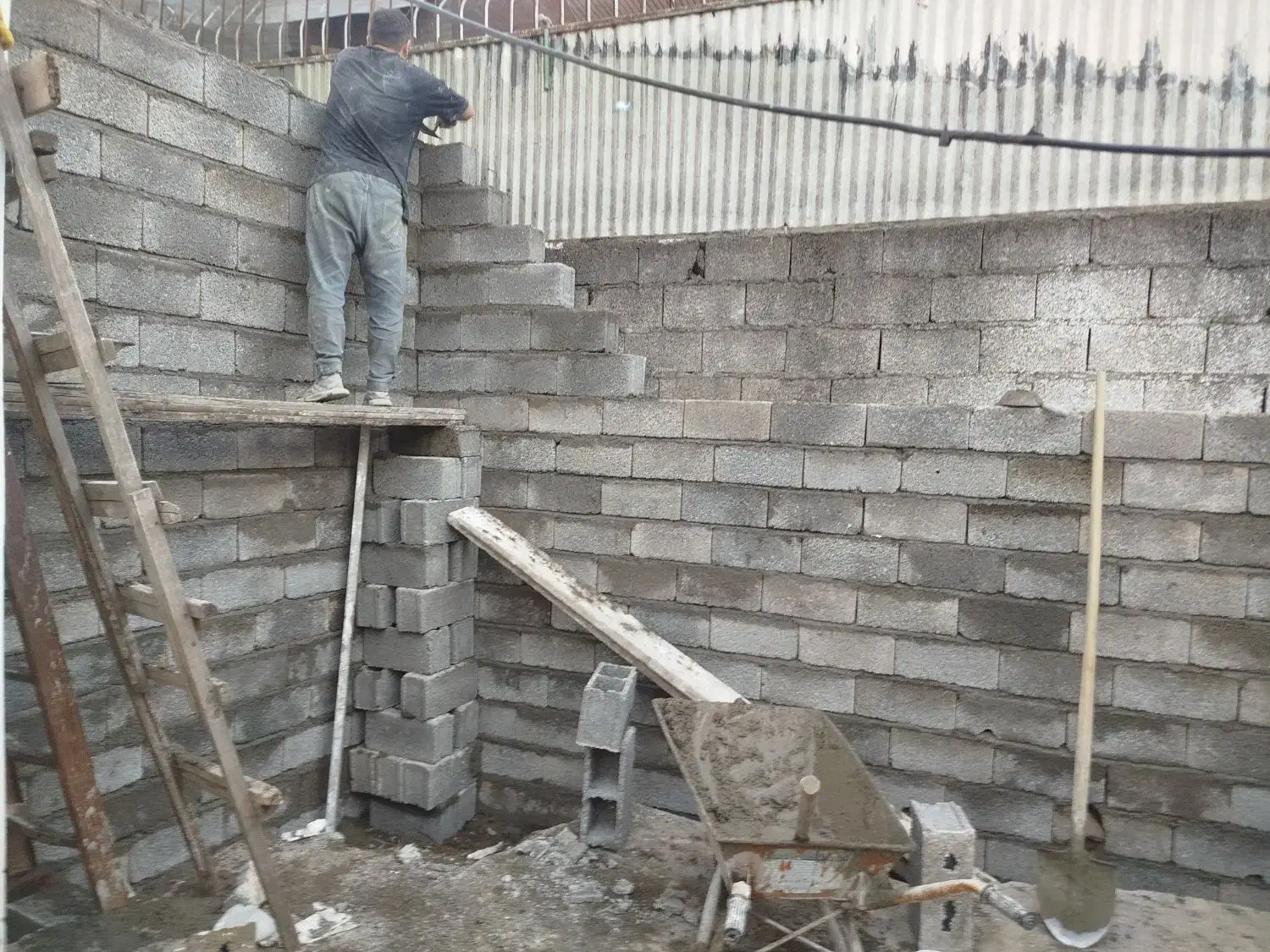 بنایی،سفت کاری ،نازک کاری،پیمانکاری|خدمات پیشه و مهارت|رشت, پارک شهر|دیوار