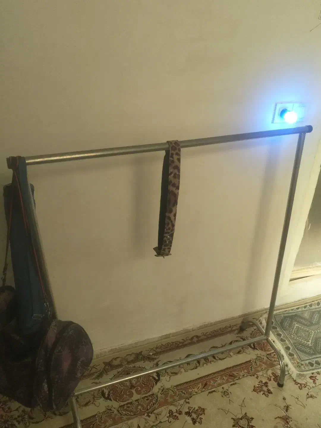 رگال|بندرخت و رختآویز|ری, شهادت|دیوار