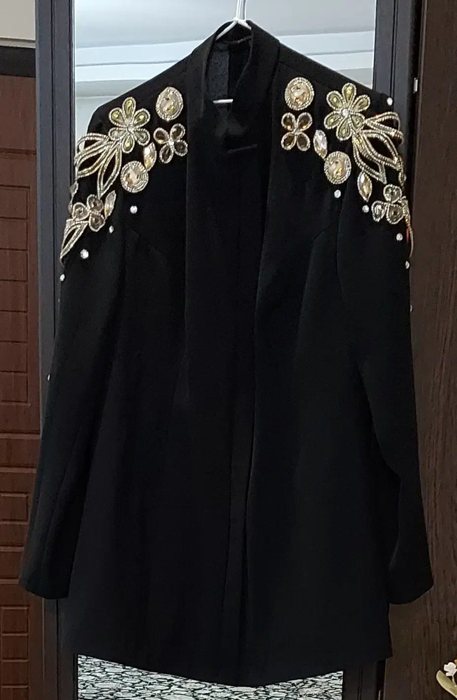 کت و دامن مجلسی|لباس|تهران, میدان ولیعصر|دیوار