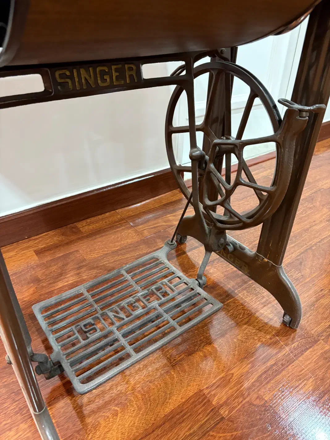 چرخ قدیمی آنتیک سینگر singer|کلکسیون اشیاء عتیقه|تهران, دروس|دیوار