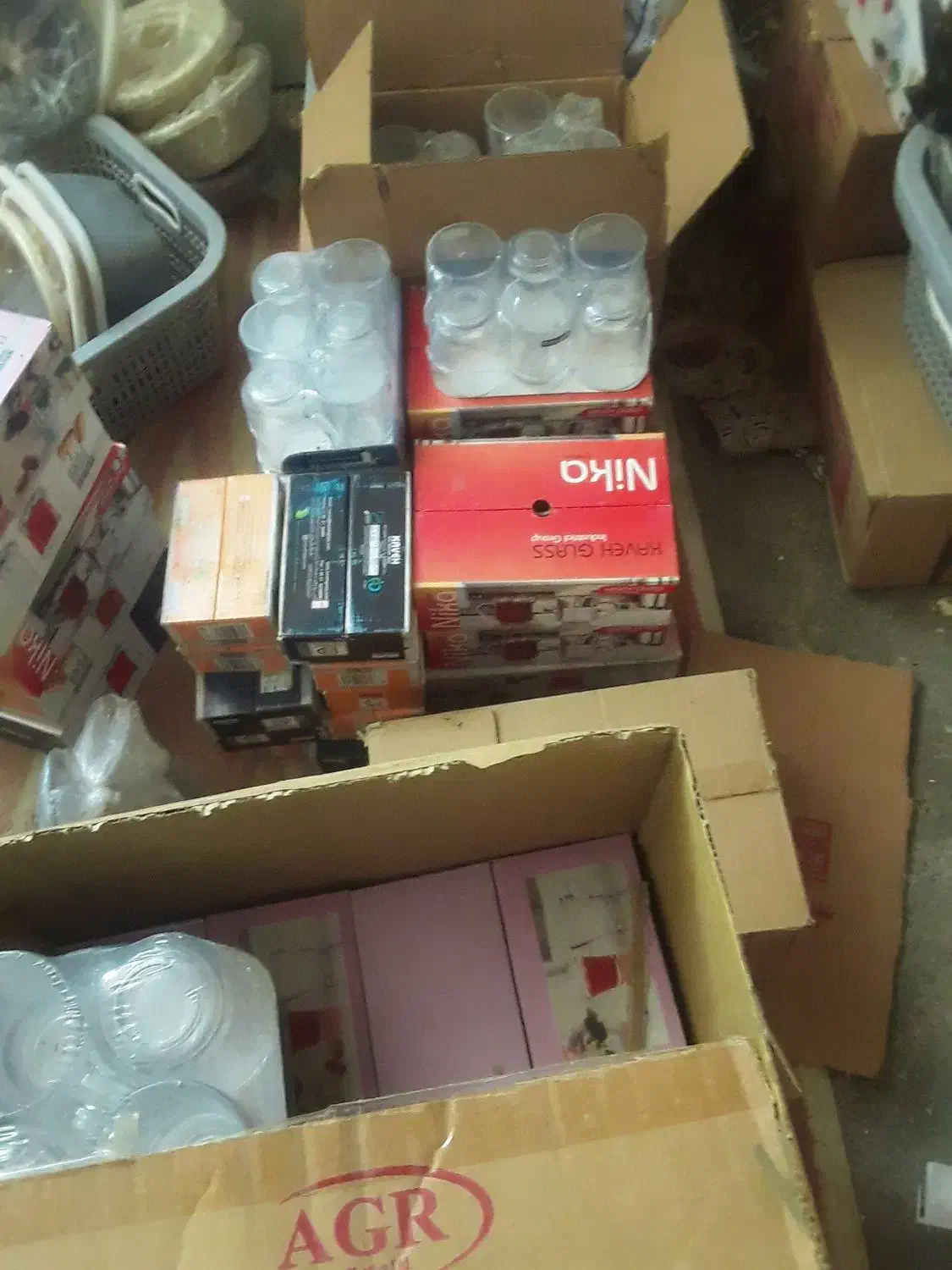 لیوان شیشه ای وپلاسکو عمده میفروشم|ظروف سرو و پذیرایی|خانمیرزا, |دیوار