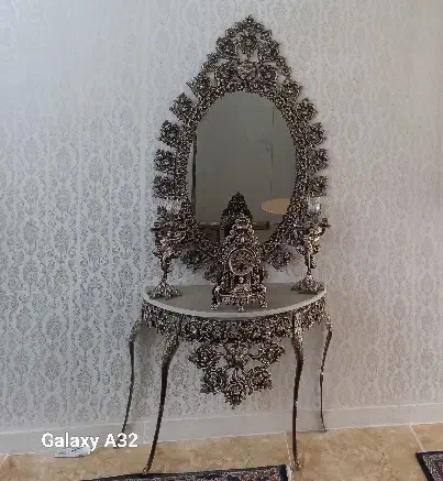 آینه کنسول برنز نونو وبسیارزیبا|بوفه، ویترین، کنسول|بوشهر, |دیوار