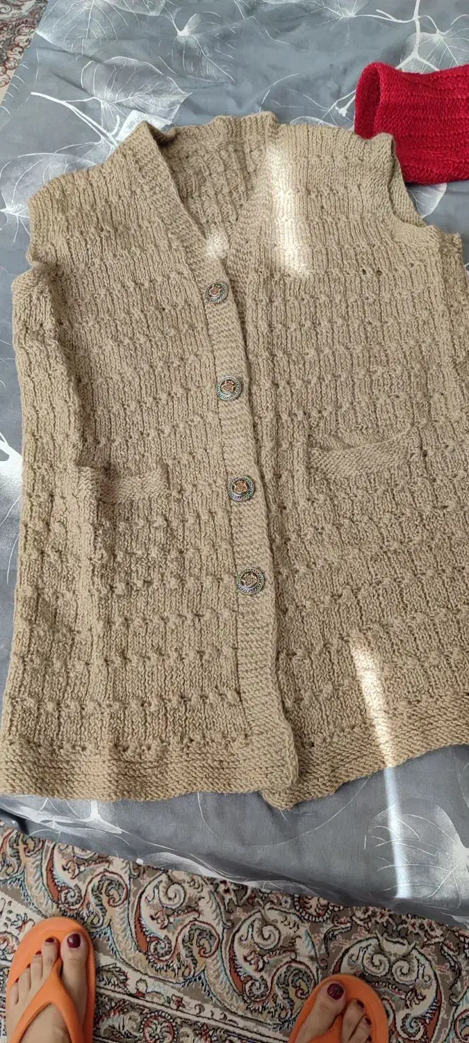 تعدادی ژاکت کرکی دست بافت تمیز وسالم|لباس|اصفهان, بهارستان (مخابرات)|دیوار