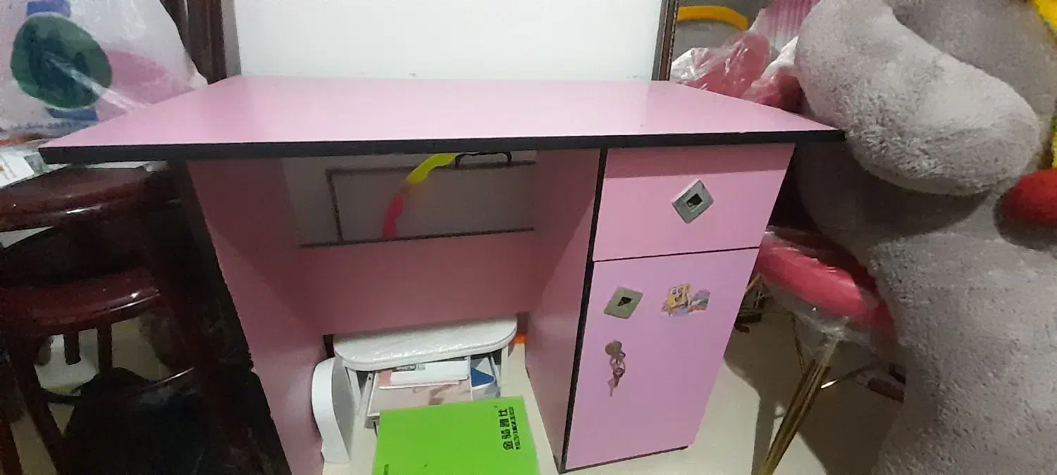 صندلی ومیز زیر ۲۰سال|میز تحریر و کامپیوتر|رشت, باهنر|دیوار