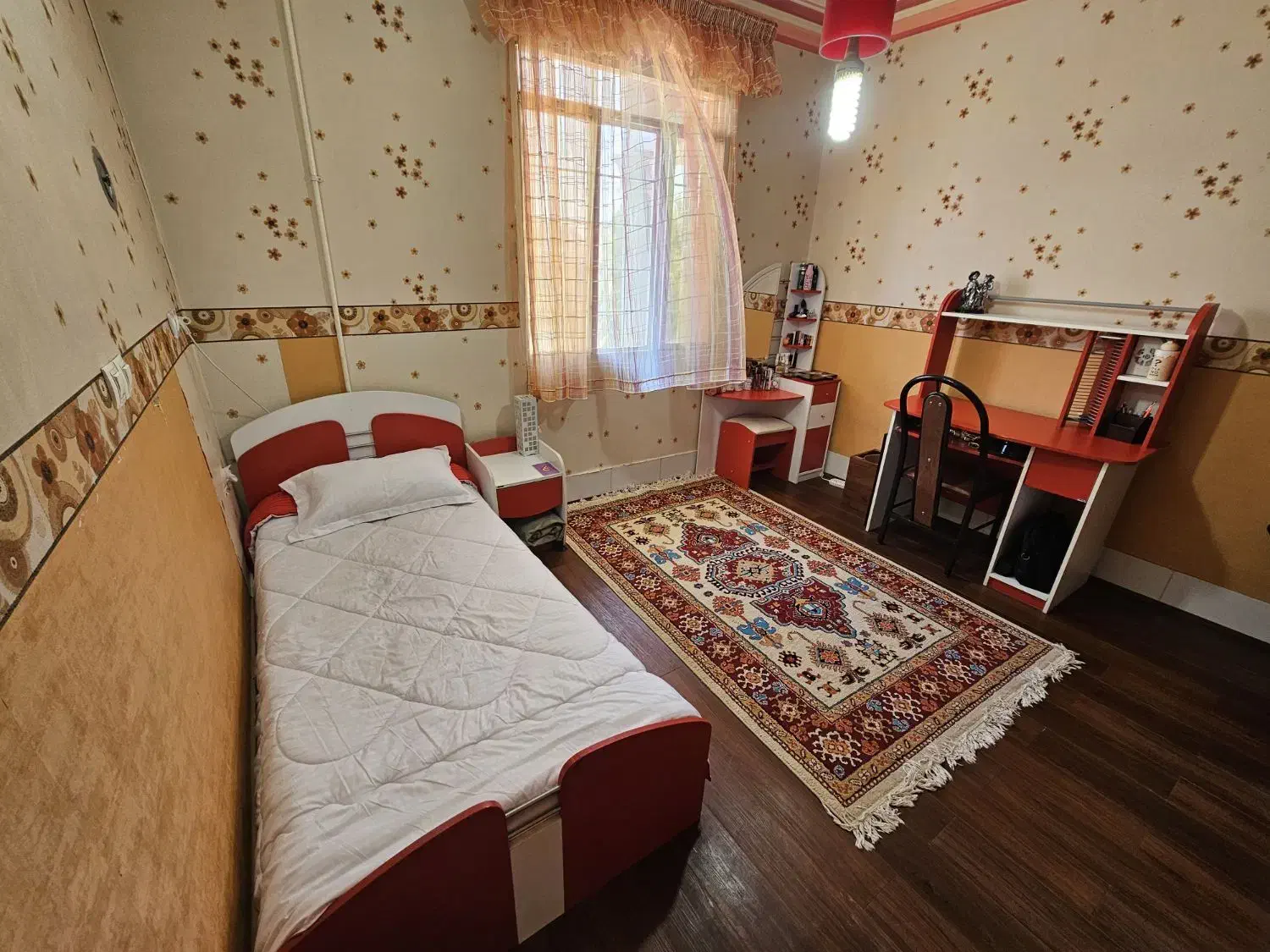 فروش سرویس خواب کامل اتاق خواب نوجوان|تخت و سرویس خواب|سیرجان, |دیوار