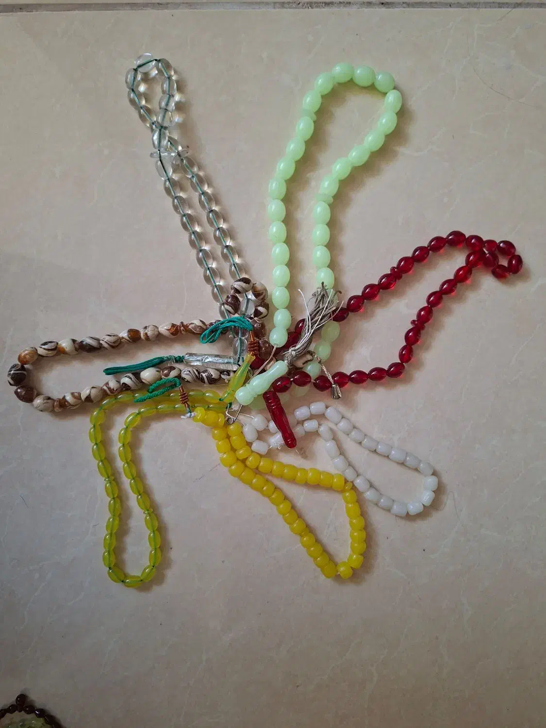 تسبیح|کلکسیون اشیاء عتیقه|اصفهان, دشتستان|دیوار