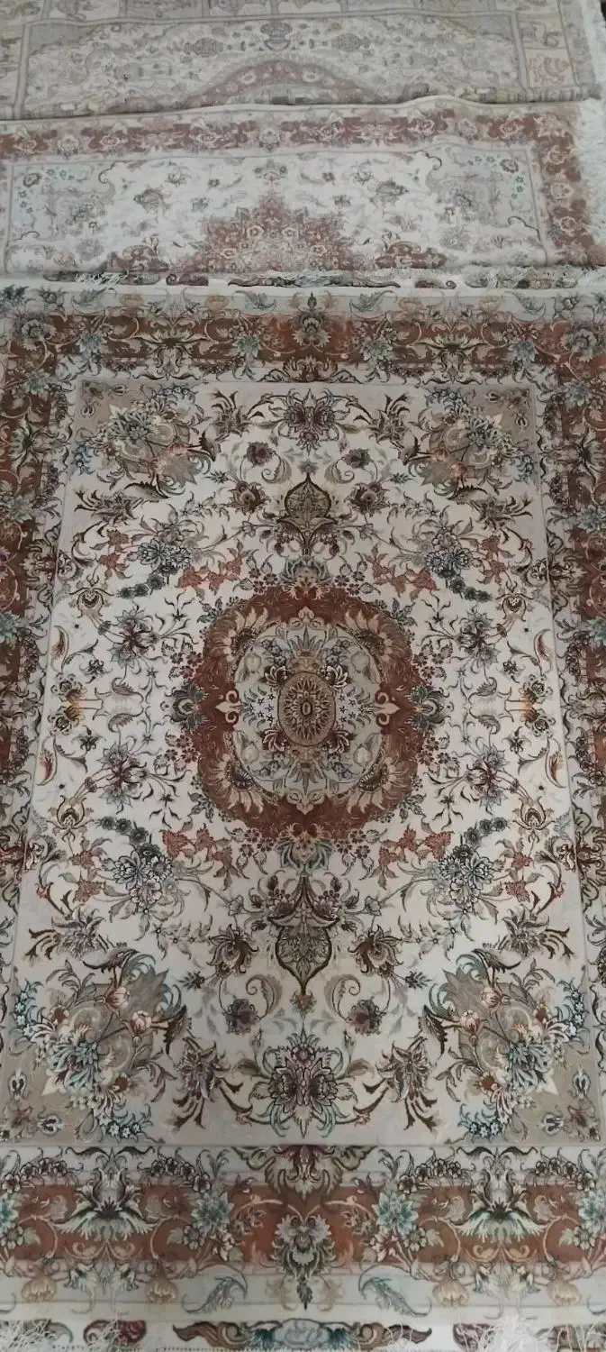 فرش قالیچه،۶۰رج خطیبی چله حاشیه ترنج ابریشم|فرش|تبریز, |دیوار