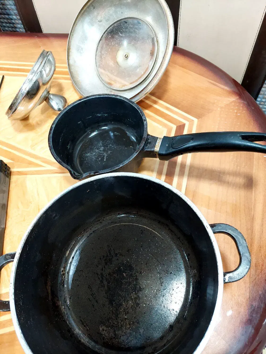 قابلمه چدن|ظروف پختوپز|نجفآباد, شهدا|دیوار