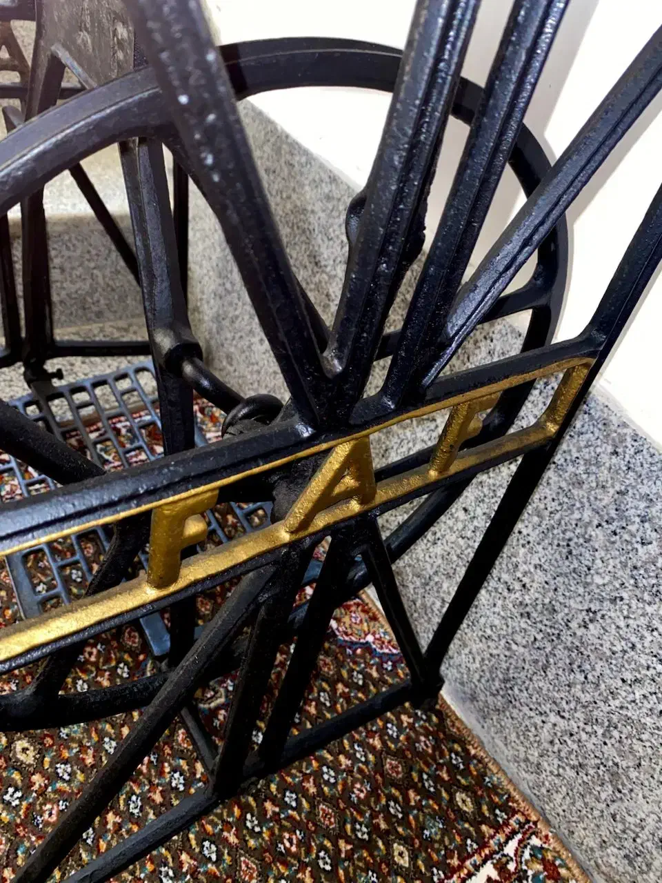 چرخ خیاطی عتیقه|کلکسیون اشیاء عتیقه|میاندوآب, |دیوار