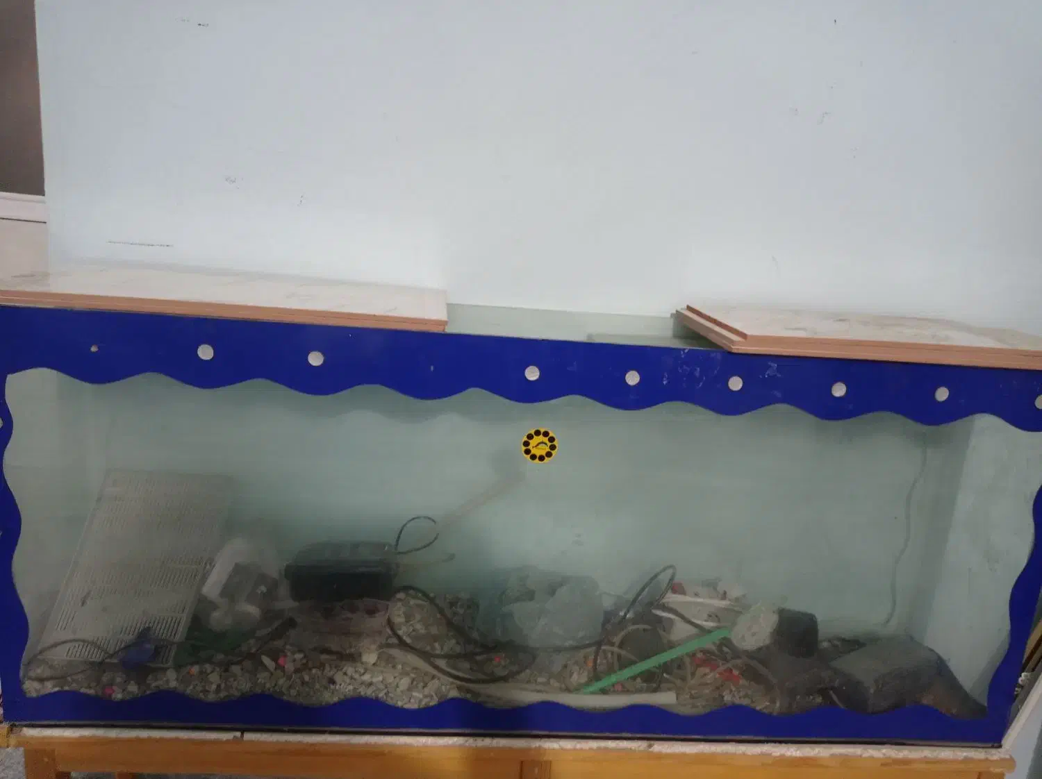 اکواریوم ۱/۵ طول و عرض ۳۰ ارتفاع ۶۰سانتی متر|لوازم جانبی حیوانات|ایلام, |دیوار