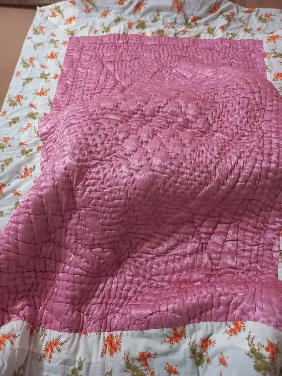 لحاف وتشک پنبه درجه یک|رختخواب، بالش، پتو|آران و بیدگل, |دیوار