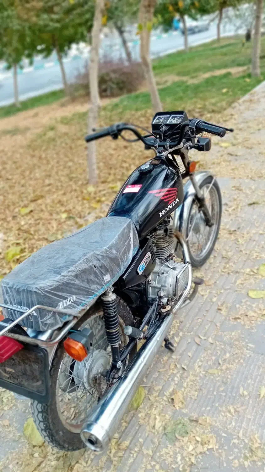 موتور هندا۱۵۰ مدل ۹۲ مزایده پلاک ملی|موتورسیکلت|تهران, شهرک ابوذر|دیوار