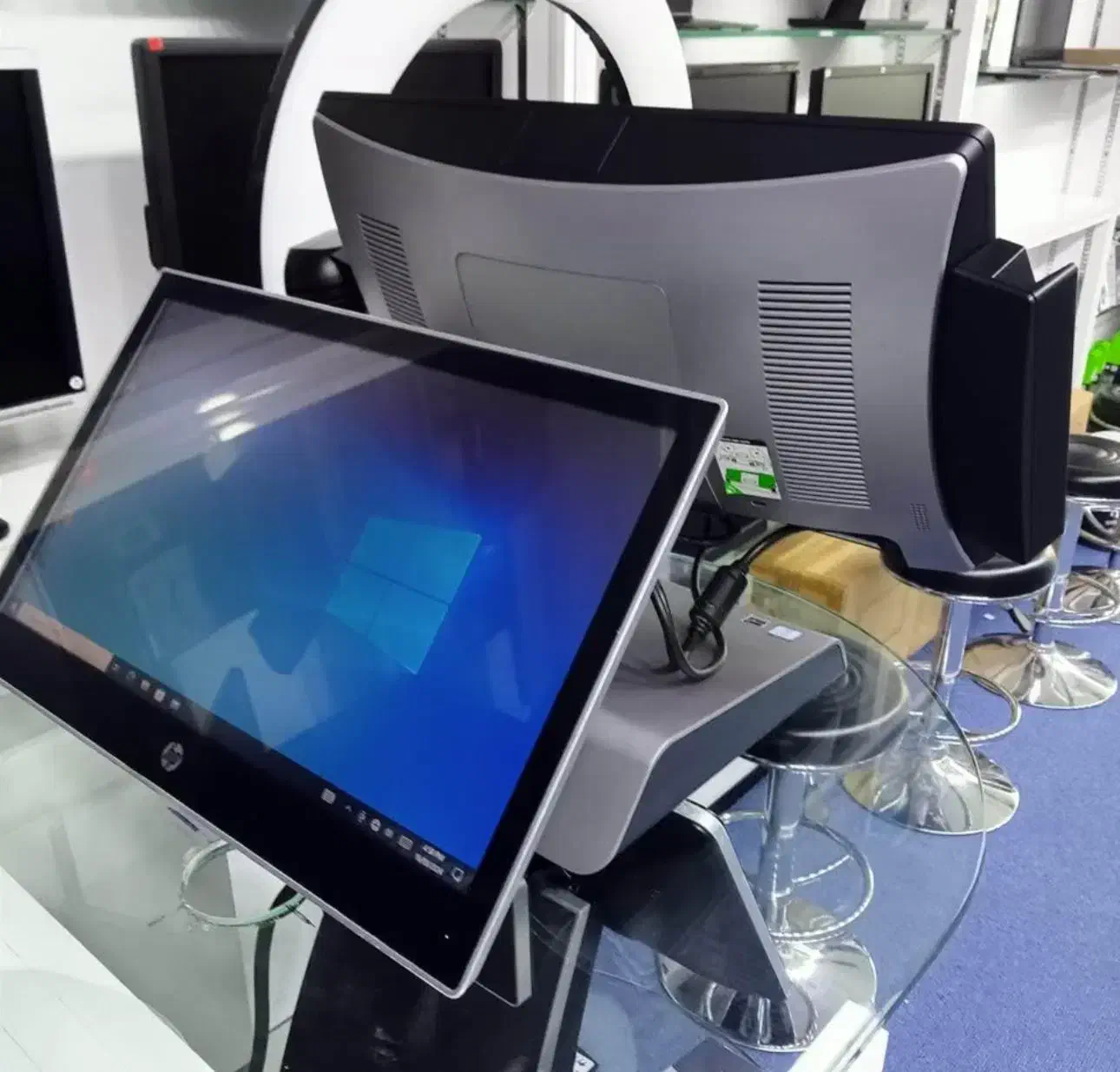 صندوق فروشگاهی hp rp9015دو مانیتوره|کافیشاپ و رستوران|گلستان (تهران), |دیوار