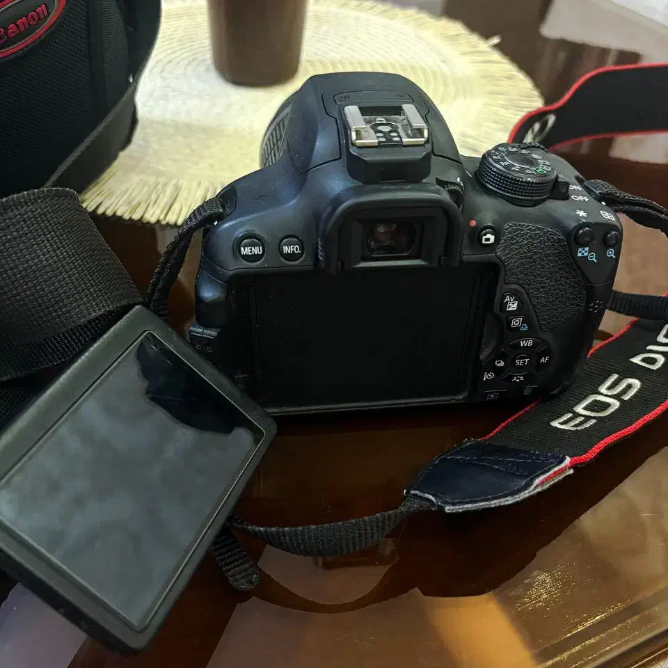 دوربین 700d با تمام لوازم|دوربین عکاسی و فیلمبرداری|محمدیه-قزوین, |دیوار