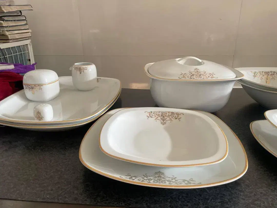 سرویس چینی زرین12نفره|ظروف سرو و پذیرایی|پاوه, |دیوار