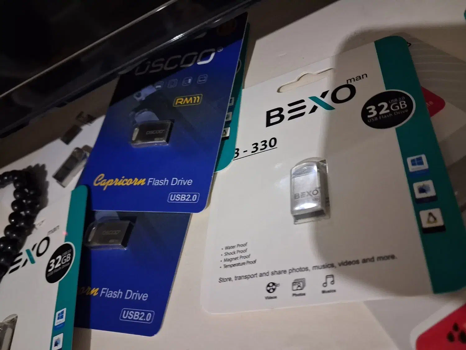 فلش بخر فیلم رایگان ببر جنس فلزی گارانتی دار|قطعات و لوازم جانبی رایانه|کاشان, معلم|دیوار