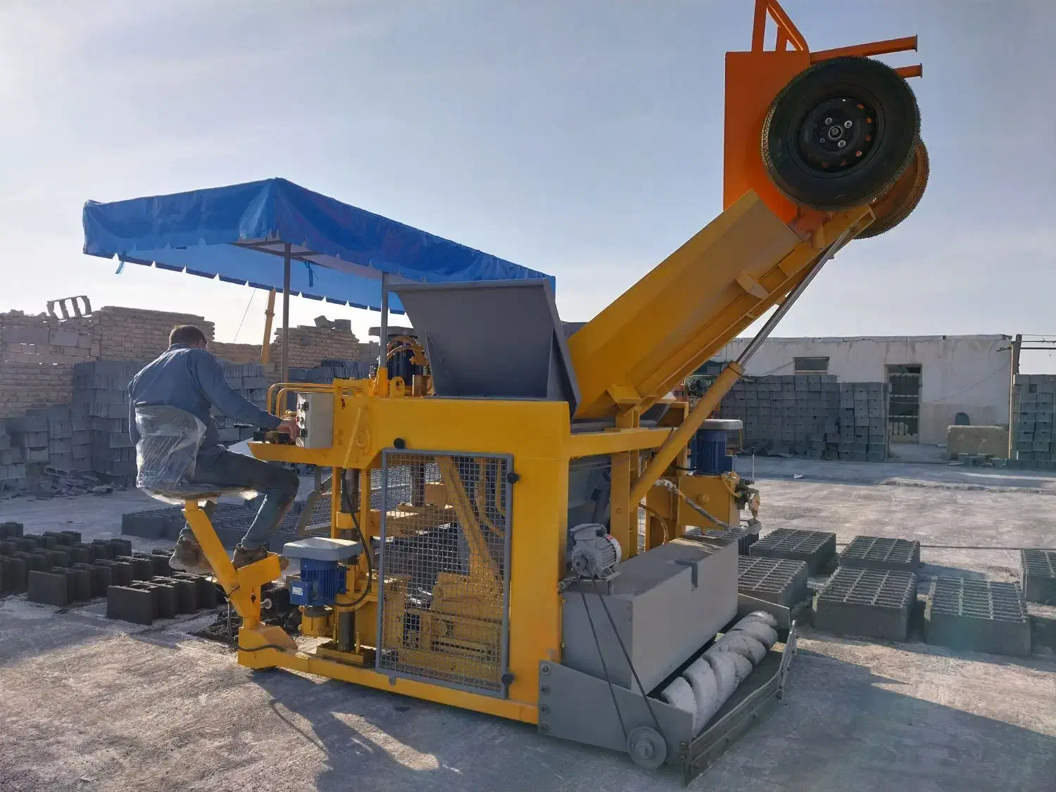 تولید۱۲بلوک دریک دقیقه بلوک زن|ماشینآلات صنعتی|دامغان, |دیوار