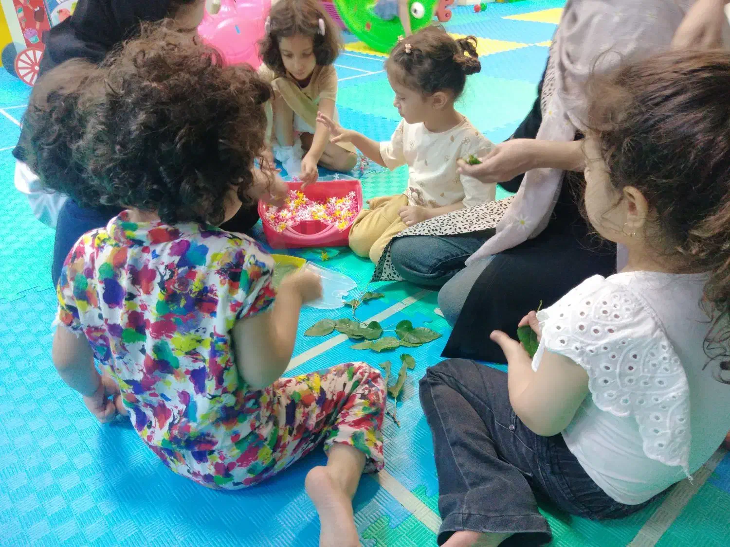 20 درصد تخفیف ثبتنام ماهیانه خانه کودک، مهد کودک|خدمات آموزشی|مشهد, کلاهدوز|دیوار