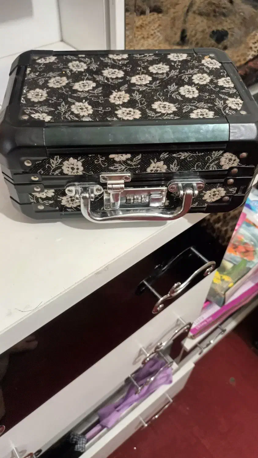 صندوقچه|آرایشی، بهداشتی، درمانی|مشهد, شهید قربانی|دیوار