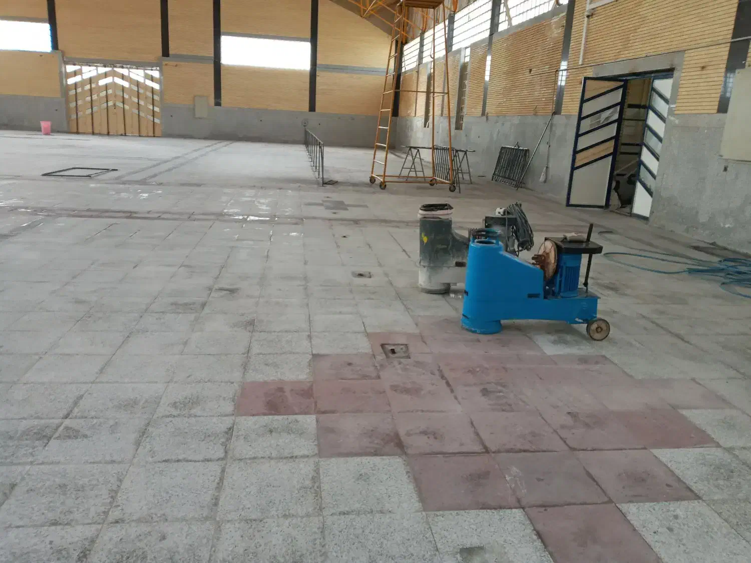 خدمات کف سابی سنگ بتن وموزائیک ساب مدرن|خدمات نظافت|شهرکرد, |دیوار