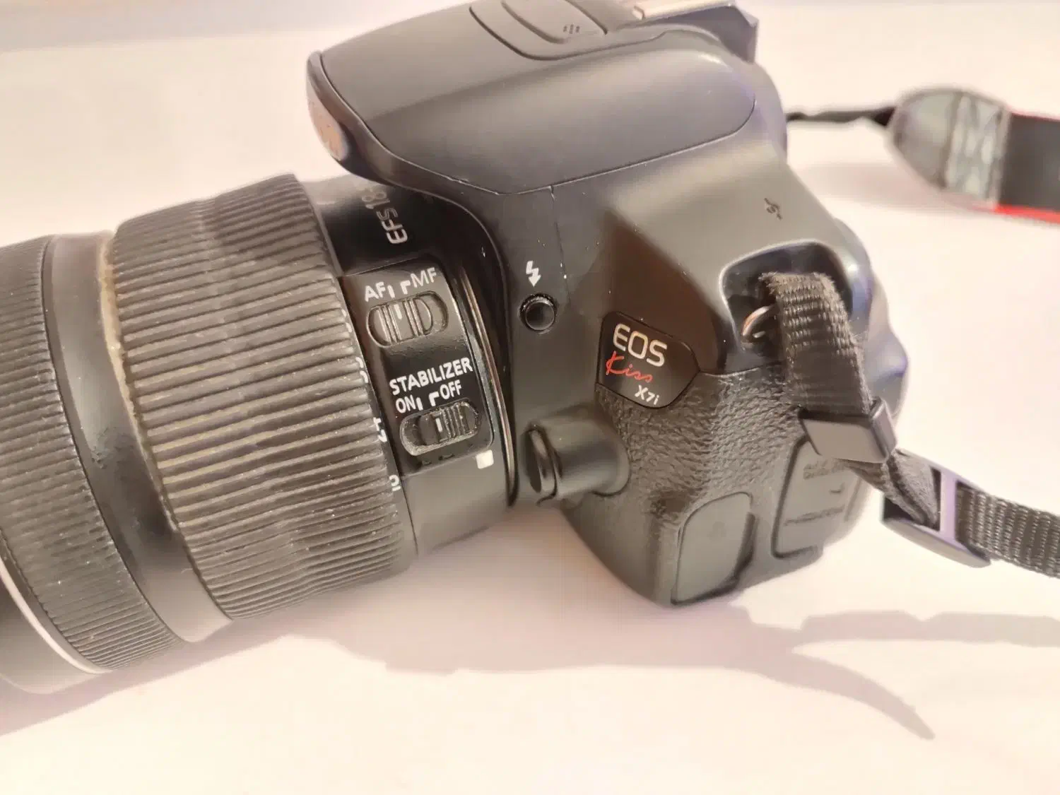 دوربین عکاسی وفیلمبرداریcanon700d kis7iولنز 18-135|دوربین عکاسی و فیلم‌برداری|تهران, فلسطین (میدان انقلاب)|دیوار