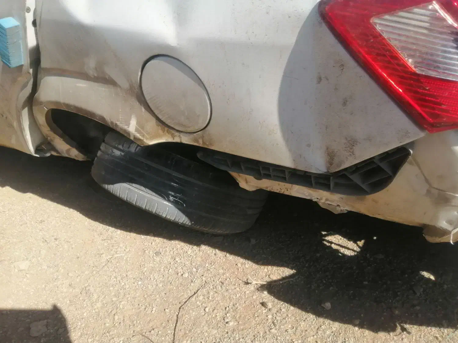 فروش ساینا تصادفی ۴۰۱|خودرو سواری و وانت|نهاوند, |دیوار