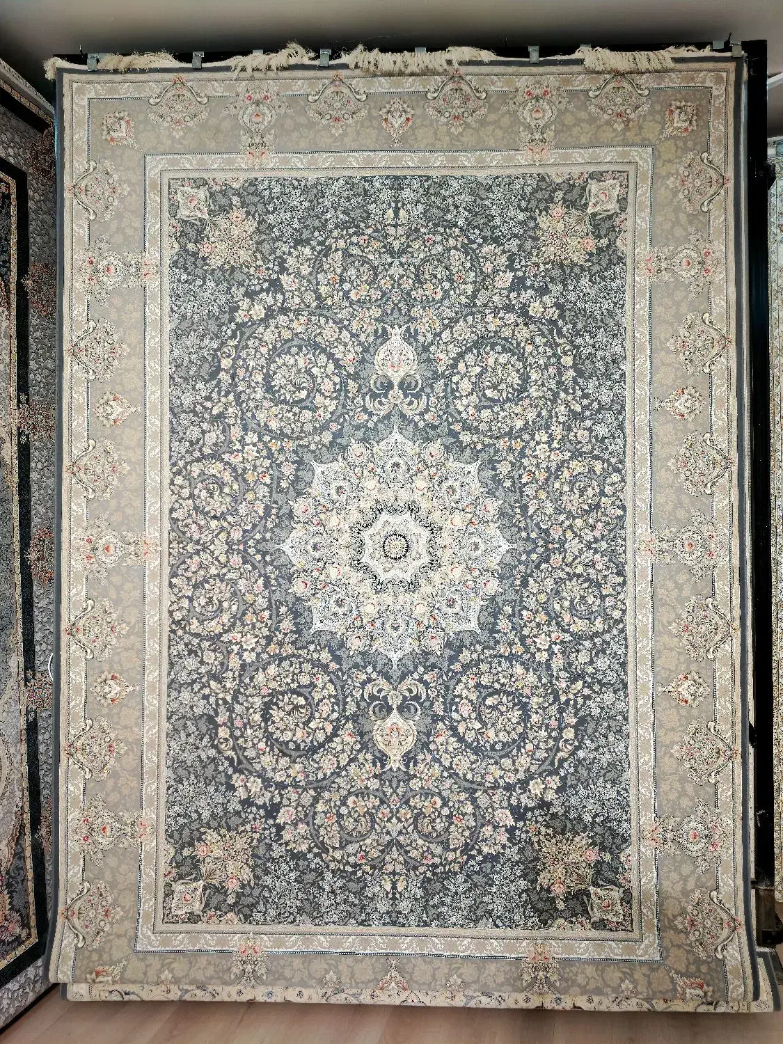 فرش۱۲۰۰شانه تراکم۳۶۰۰/جفت۹متری کاملا نو و آکبند|فرش|اصفهان, همدانیان|دیوار