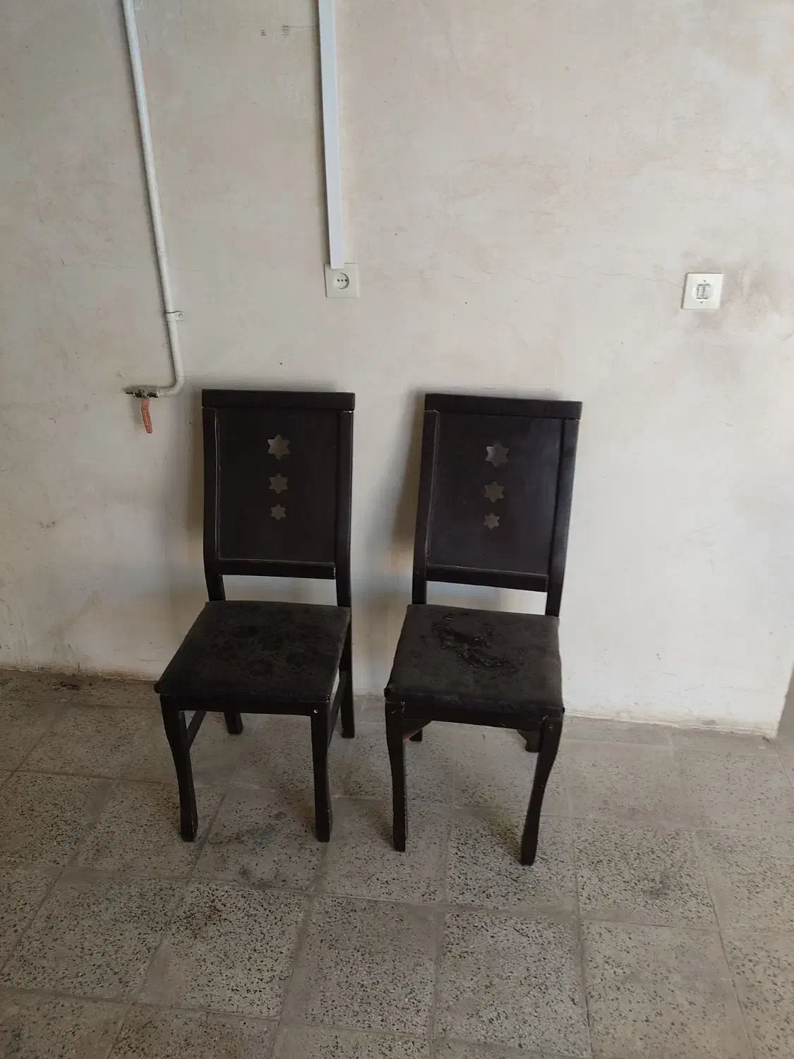 دو صندلی چوبی|میز و صندلی غذاخوری|بیرجند, |دیوار