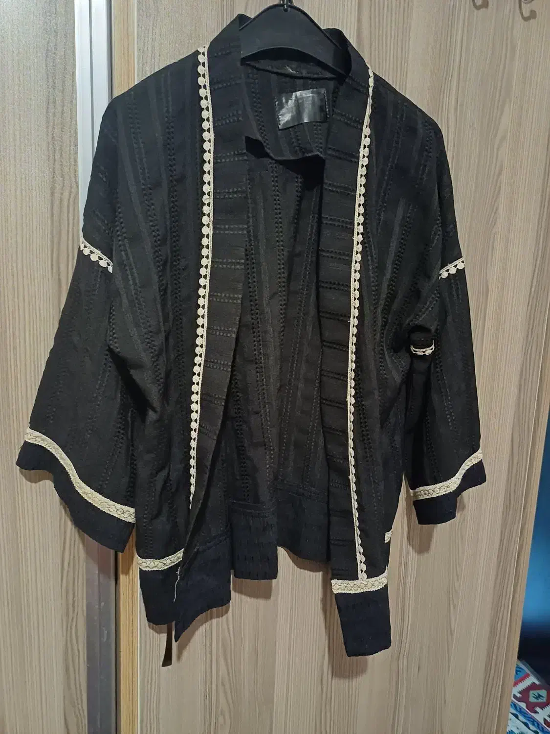 چند دست لباس|لباس|اردبیل, |دیوار