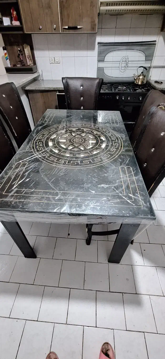 میزناهارخوری شش نفره باصندلی های چرم|میز و صندلی غذاخوری|بم, |دیوار