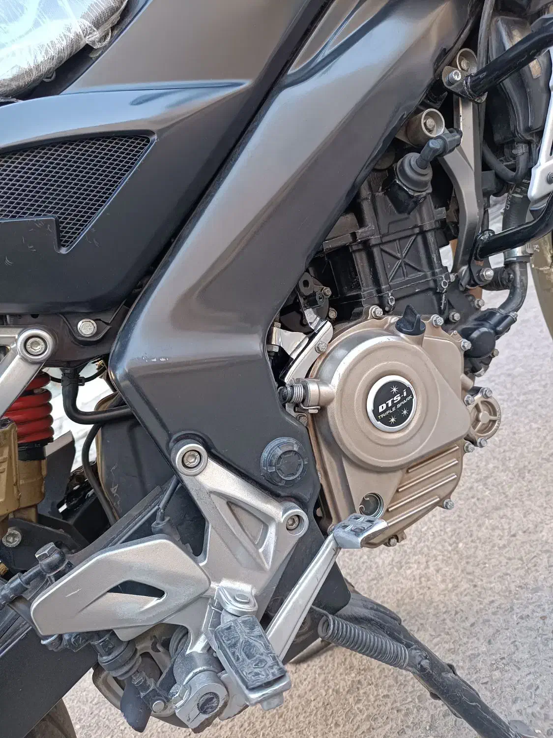 موتورns200 انجین طلا|موتورسیکلت|نسیم‌شهر, |دیوار