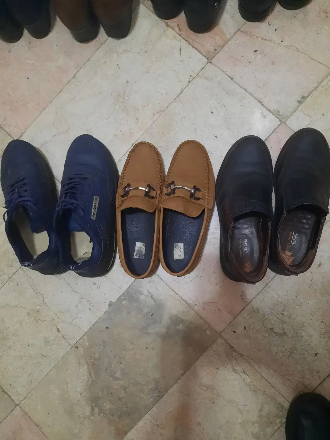 نیاز داری بیا ببر|کیف، کفش، کمربند|رشت, چمارسرا|دیوار