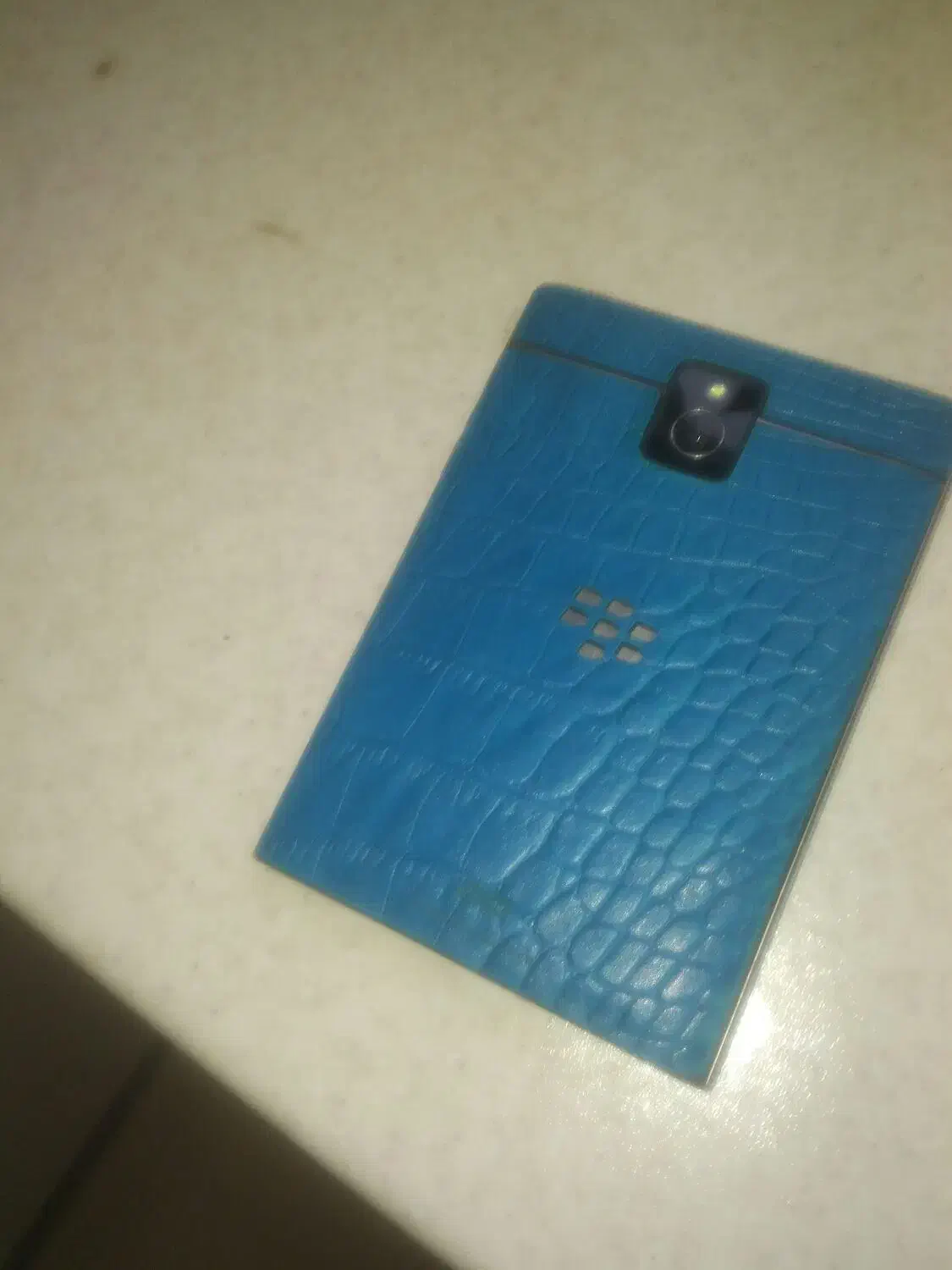 چرم پشت بلک بری پاسپورت|لوازم جانبی موبایل و تبلت|تهران, آبشار تهران (دریاچه)|دیوار