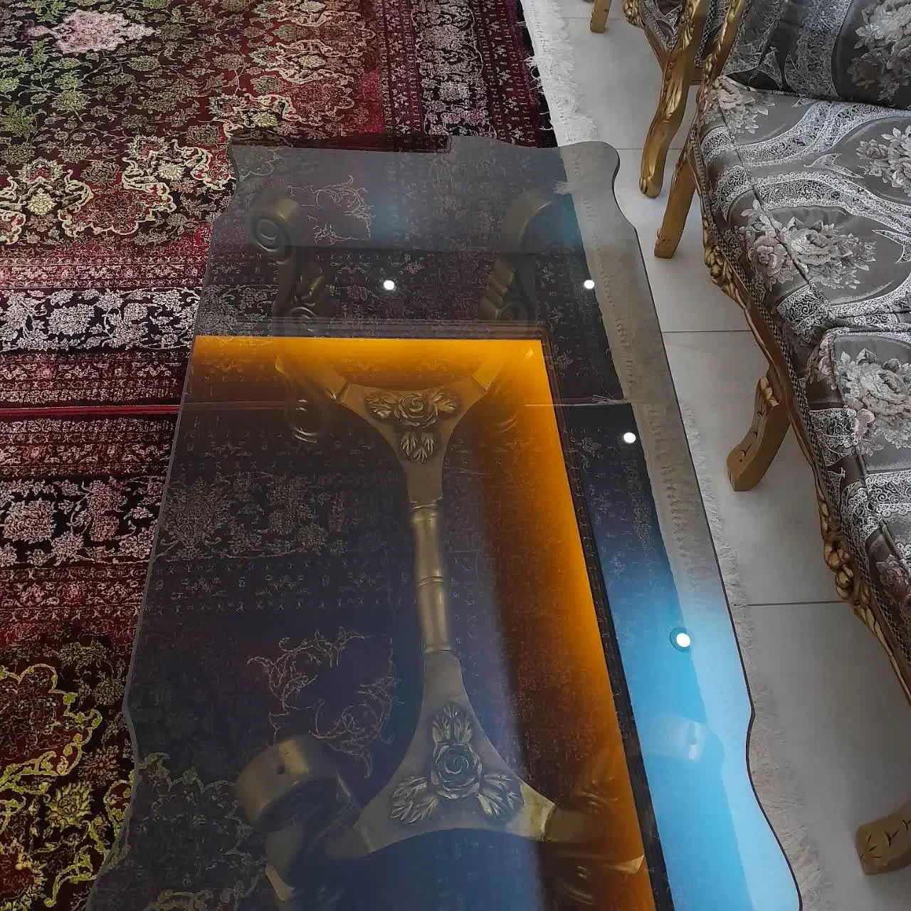 مبل 9نفره سلطنتی|مبلمان خانگی و میز عسلی|قم, لسانی|دیوار