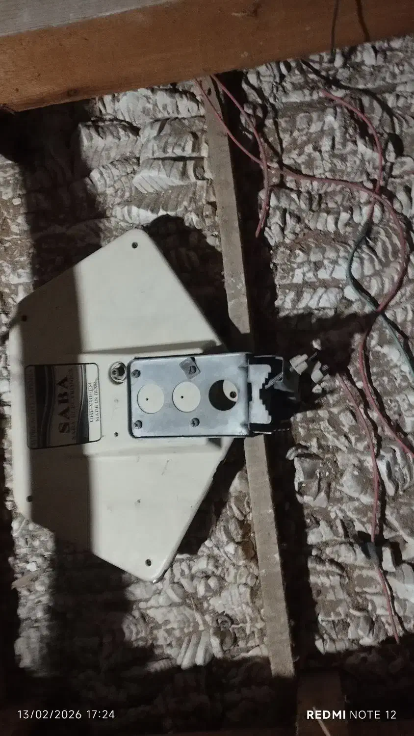 انتن|تلویزیون و پروژکتور|رشت, پاره بیجار|دیوار