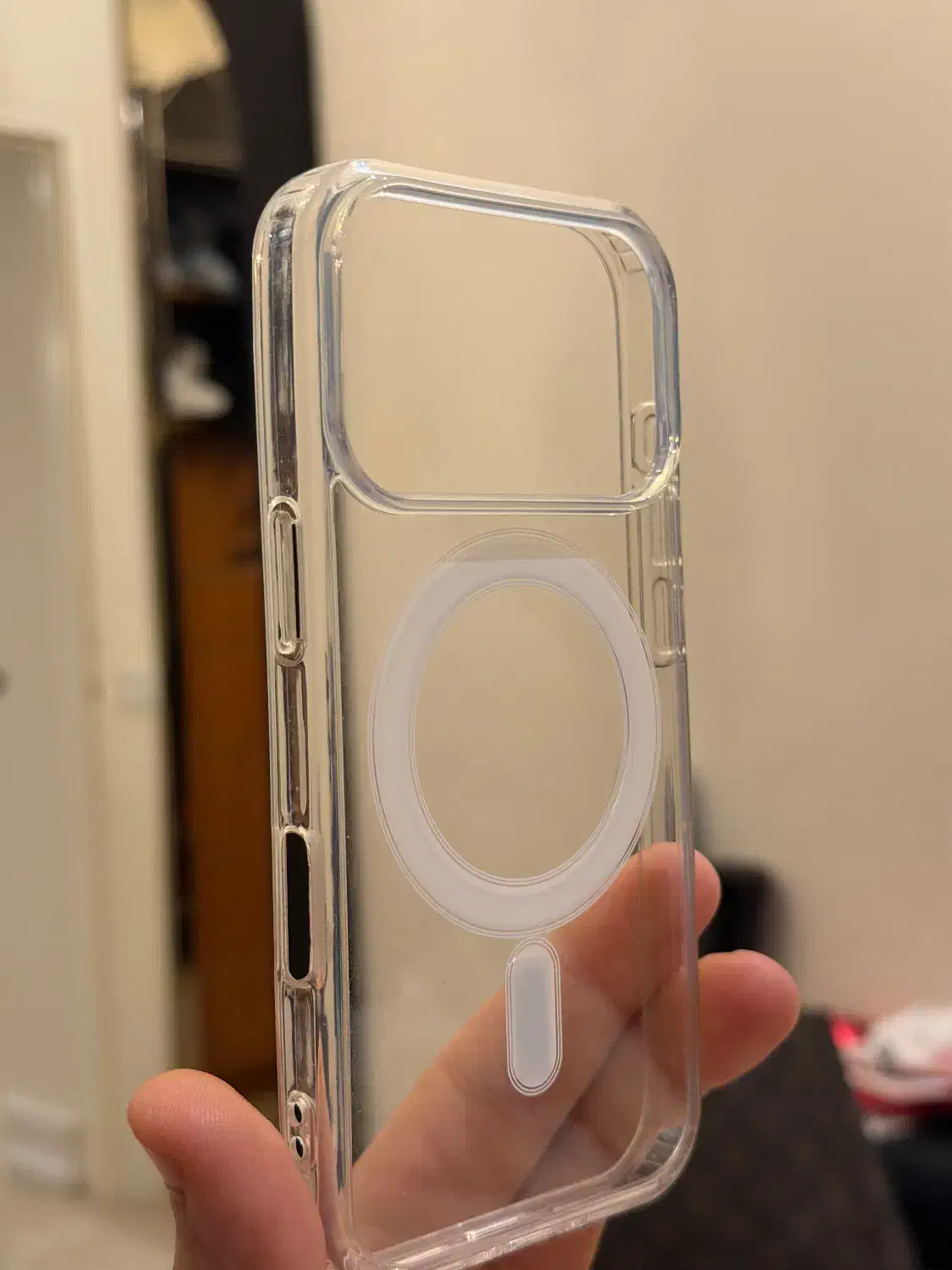 قاب ایفون ۱۷ پرو شفاف شیشه ای بسیار تمیز و نو|لوازم جانبی موبایل و تبلت|تهران, حسین‌آباد|دیوار