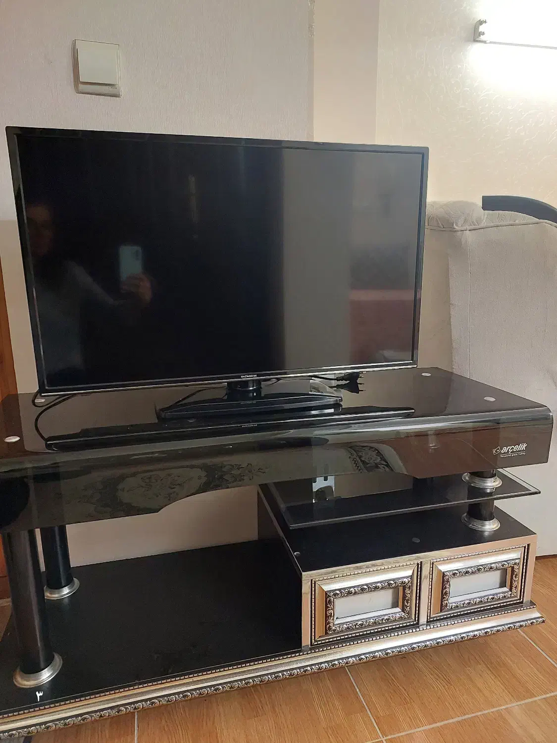 تلویزیون|تلویزیون و پروژکتور|لاهیجان, کاروانسرابر|دیوار