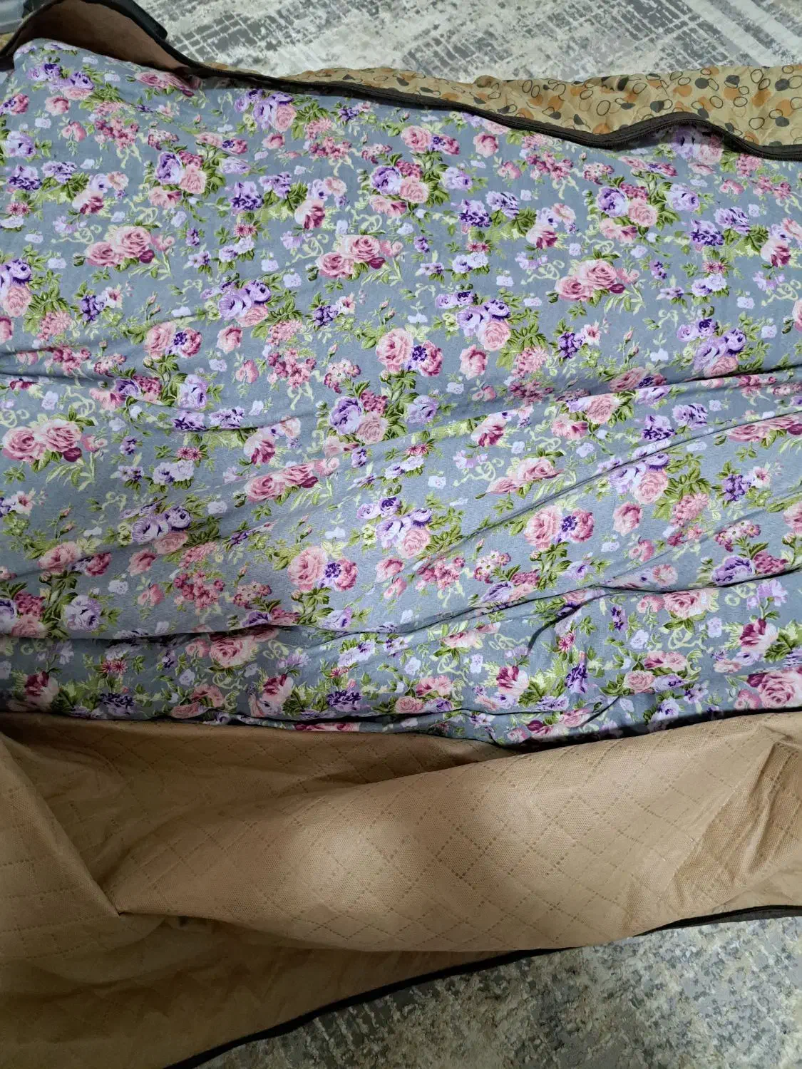 لحاف کرسی|رختخواب، بالش، پتو|لنجان, |دیوار