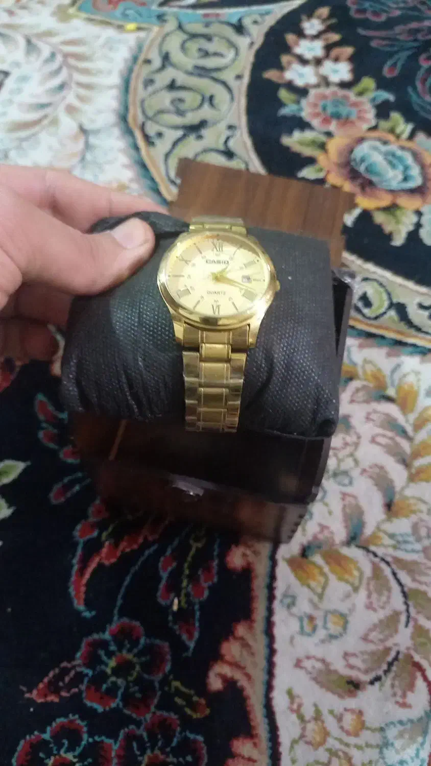 ساعت آکبند|ساعت|نورآباد, |دیوار