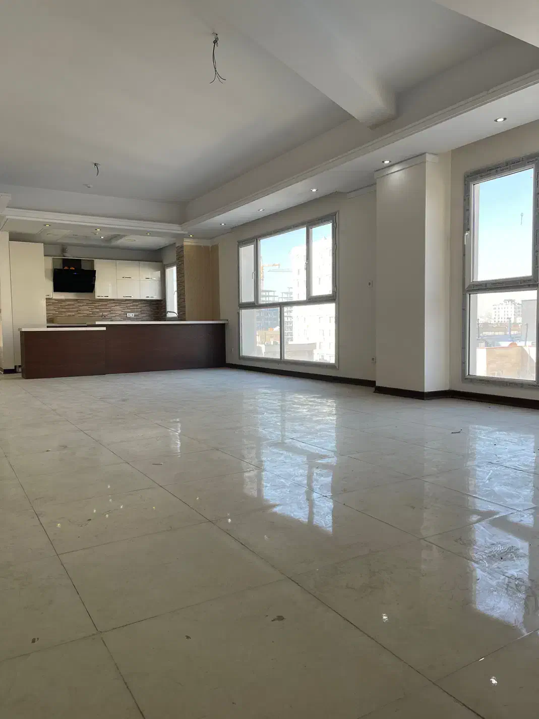 ۱۷۲متر*ازگل*کلید نخورده