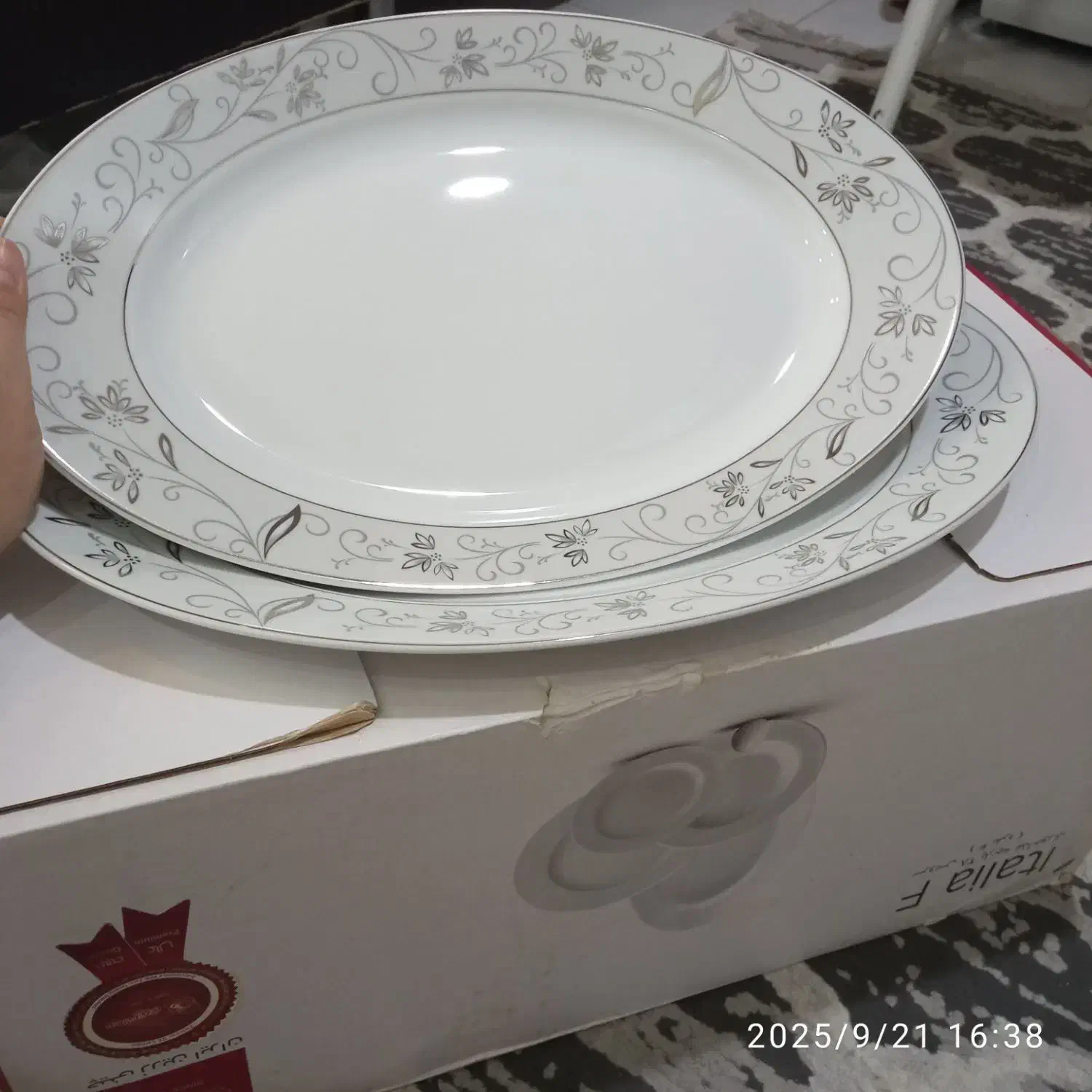 سرویس پذیرایی چینی زرین اصل ۱۸نفره نو ظروف غذاخوری|ظروف سرو و پذیرایی|کرمانشاه, |دیوار