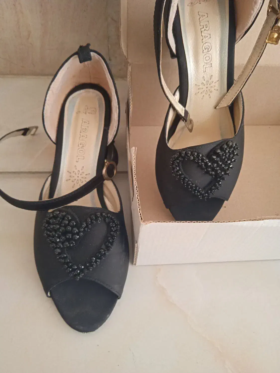 کفش مجلسی|کیف، کفش، کمربند|اشنویه, |دیوار