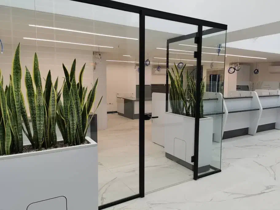 شیشه سکوریت /پارتیشن/کابین دوش|خدمات پیشه و مهارت|شیراز, فرگاز|دیوار