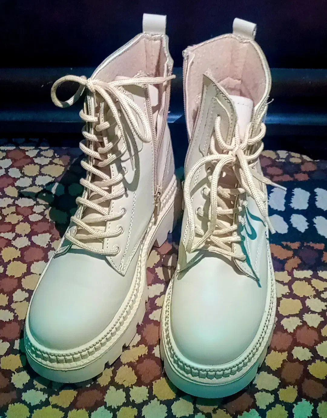 نیم بوت کرمی زنانه سایز ۳۷|کیف، کفش، کمربند|رشت, سلیمانداراب|دیوار