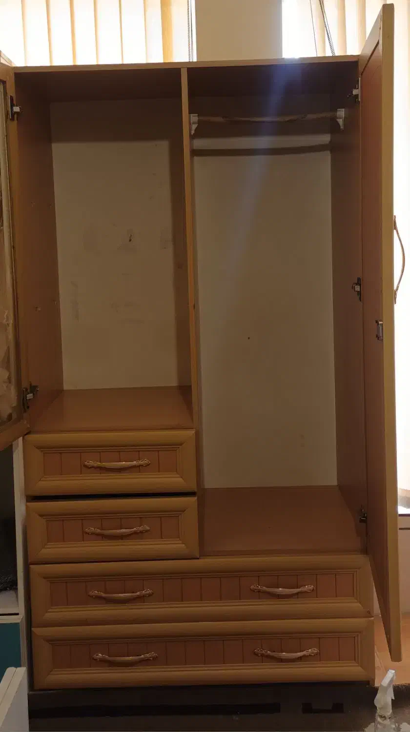 کمد چوب گردو در حد نوو.|جاکفشی، کمد، دراور|شیراز, شهرک امیر کبیر|دیوار