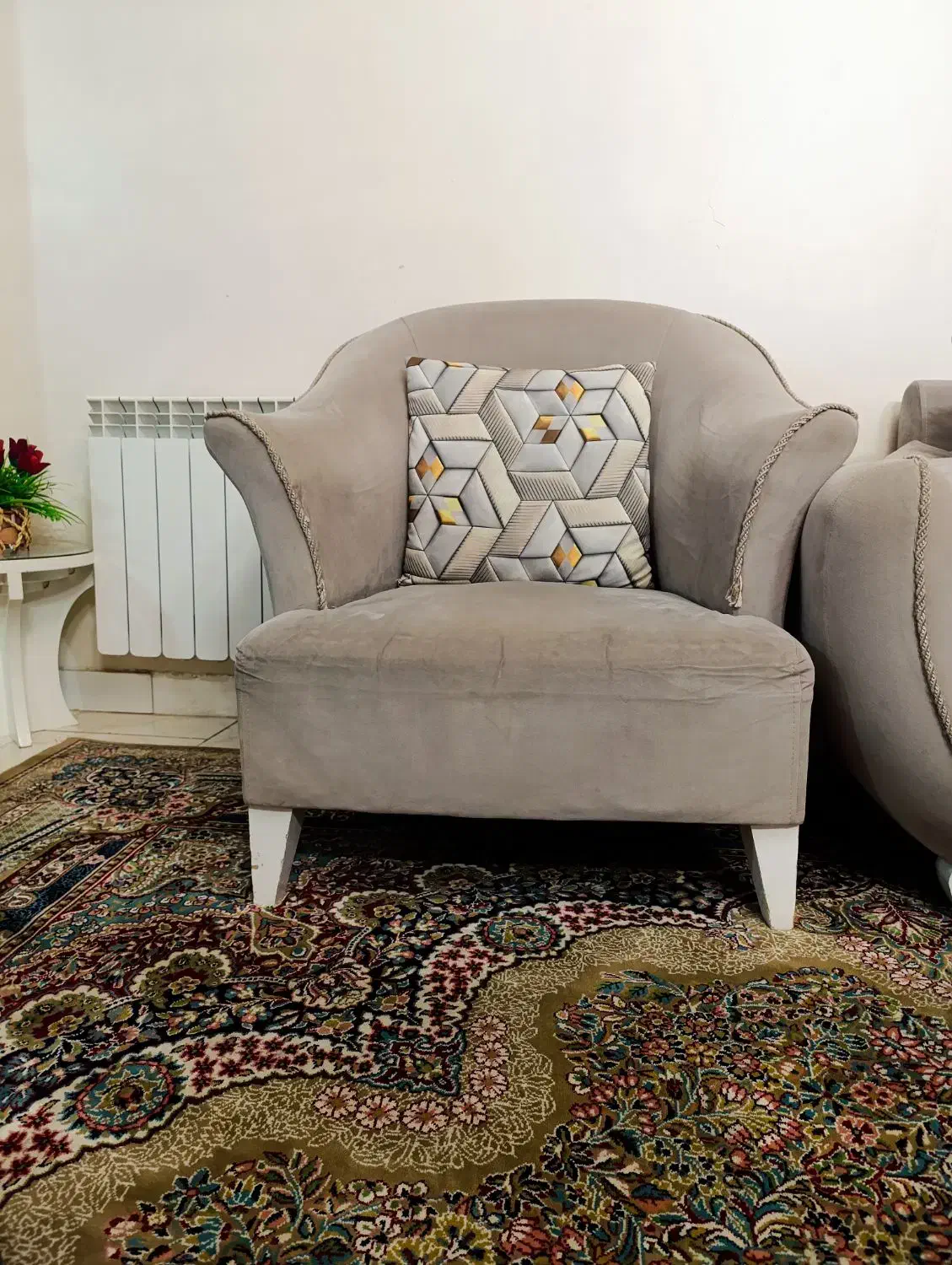 مبل هفت نفره بسیار تمیز|مبلمان خانگی و میز عسلی|پاکدشت, پارچین|دیوار