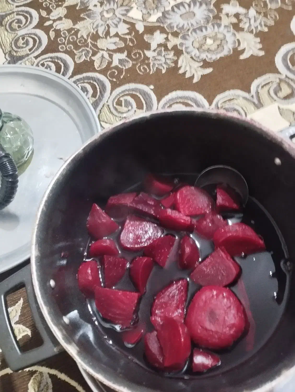 لبو|خوردنی و آشامیدنی|رشت, کوی قدس|دیوار