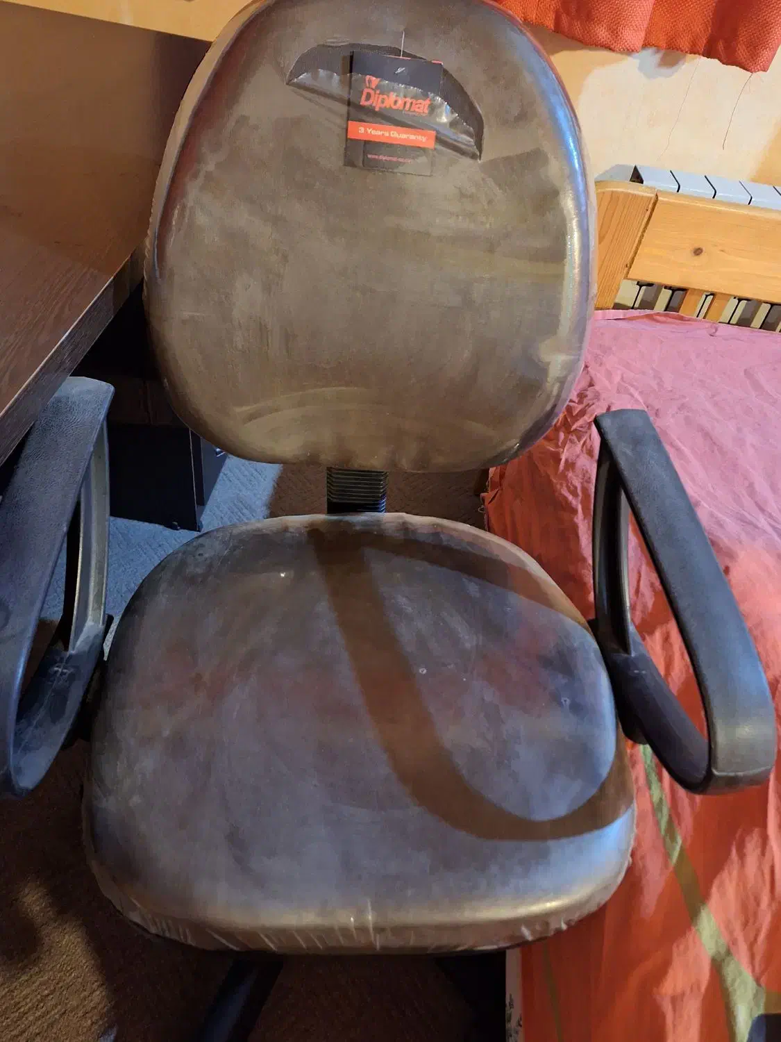 صندلی کارمندی چرخدار|صندلی و نیمکت|بابلسر, |دیوار