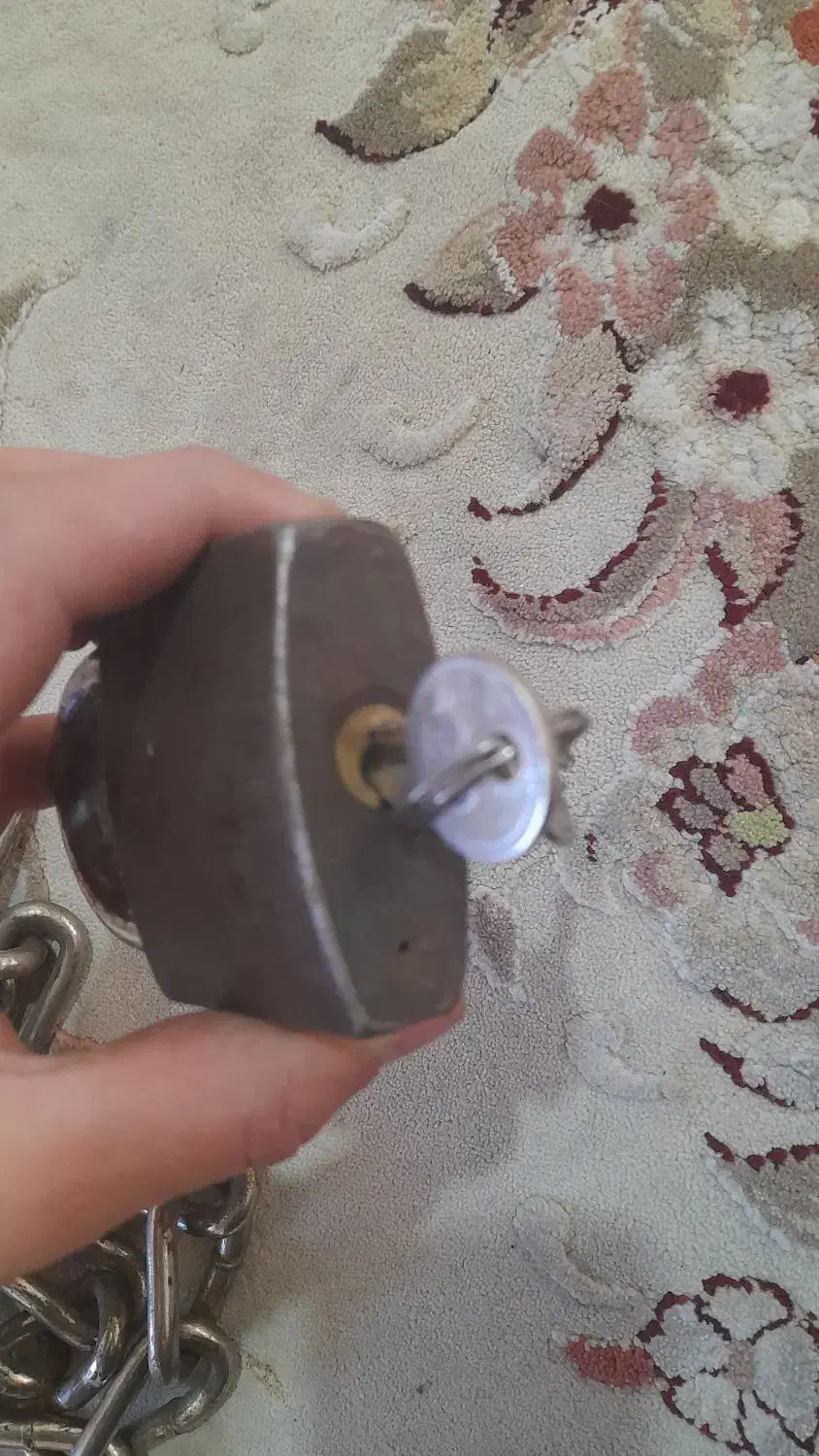 قفل و زنجیر|ابزارآلات|برخوار, |دیوار