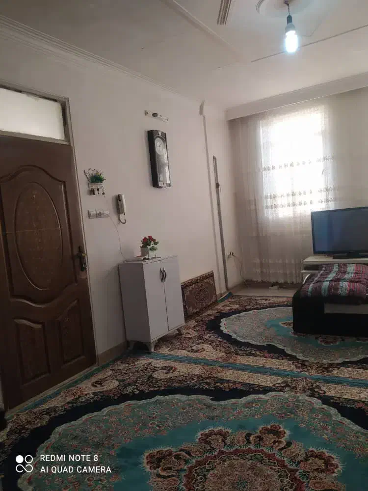 ۵۰ متر تک واحدی ۸۰۰ نقد ۱۰۰ تومن در رهن مستاجر|فروش آپارتمان|پاکدشت, پاکدشت (مامازند)|دیوار